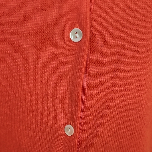 Vineyard Vines Sullivans Cardigan Solid in Fruit Punch - Size M - Picture 4 of 10